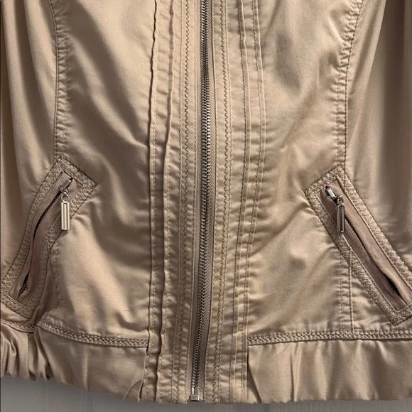 White House Black Market Tan Cropped Utility Jacket Size 4 - Picture 4 of 5